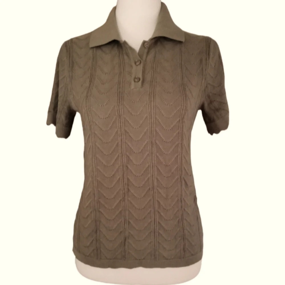 Tahari Sage Green Viscose Blend Pointelle Knit Collared Blouse Size Medium